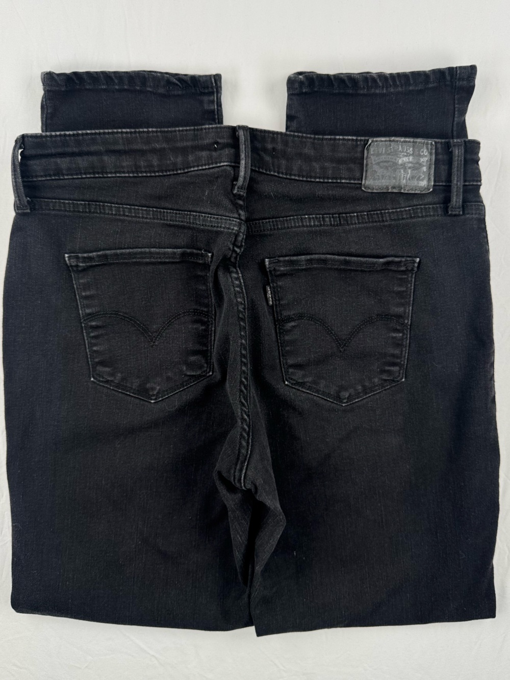 Levi's Classic Mid Rise Skinny Black Jeans - Picture 3 of 8